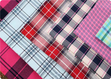 El hilado casero del paño de la pana de la materia textil de la tela escocesa teñió la tela de algodón 100-120gsm