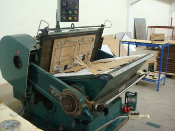 Máquina que arruga de la cartulina acanalada y que corta con tintas plana manual 5.5kw/7.5kw