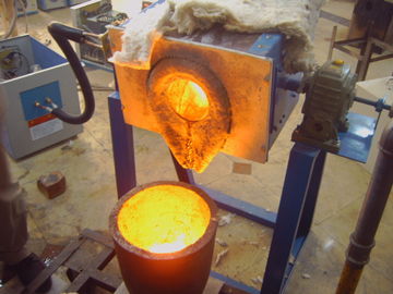 24 horas de la Ninguno-parada de hierro del funcionamiento/equipo de tratamiento térmico de acero del horno fusorio de la inducción, 340V-430V