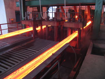 R4M Continuous Casting Machine con el coche de embudo de fundería, acero de molde de 2 filamentos